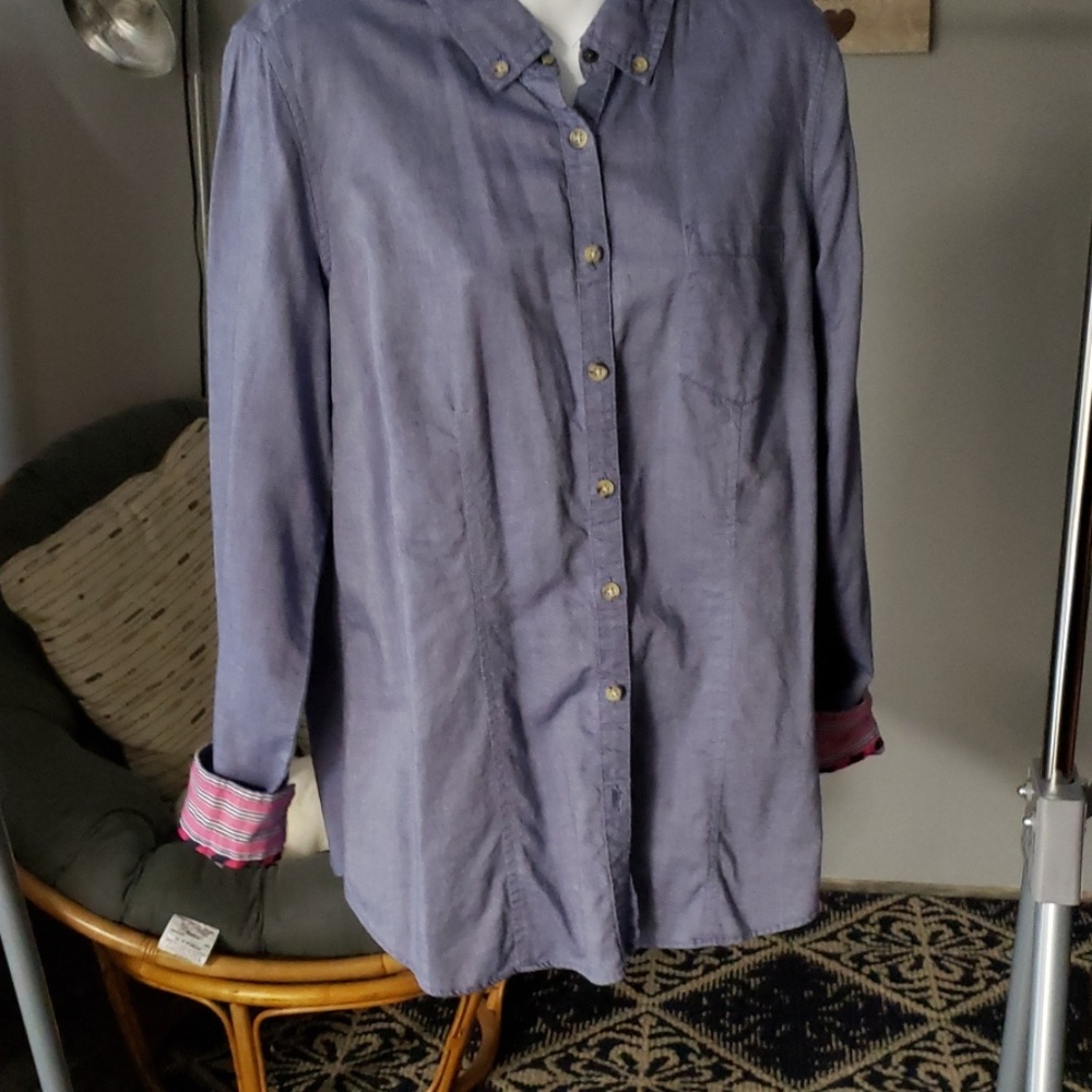 Button down classic fit top